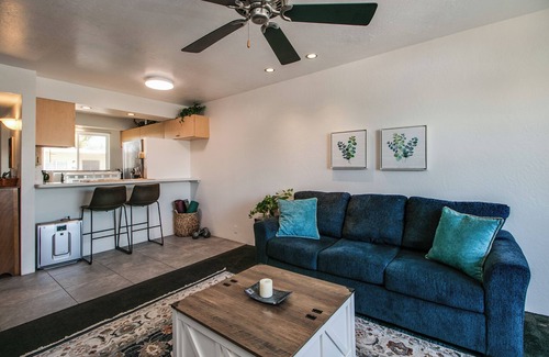 South Scottsdale Condo | Old Town Scottsdale 1 Bdrm Condo in Prime Location!