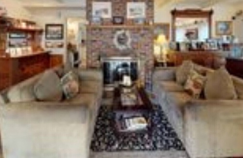 Avalon House | Old Turner Inn - Large historic home. weekly rental