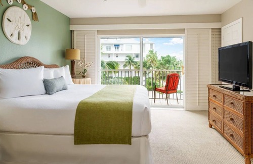 Marco Island Hotel | Olde Marco Island Inn, Classic Suite w/2 Bedrooms & Island Charm