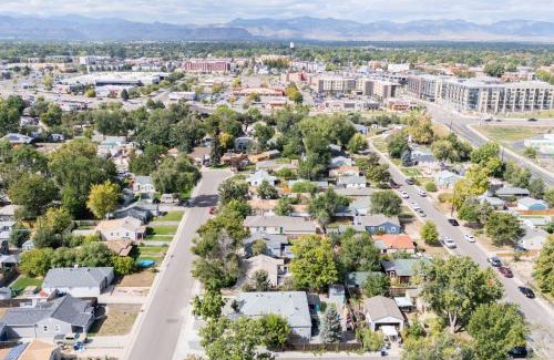 Arvada House | Olde Town Gem 5 Tvs Hot Tub & Game Yard