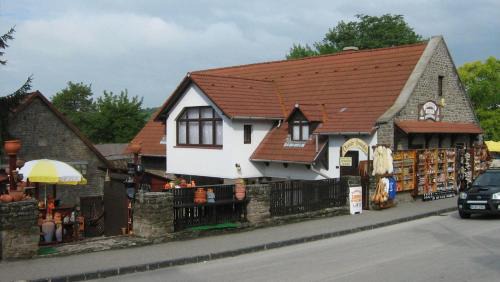 Tihany House | Oleander Vendégház