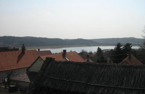 Tihany House | Oleander Vendégház
