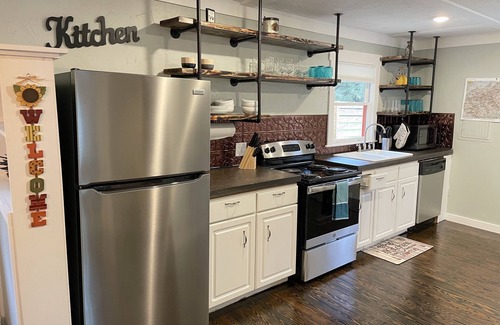 Asheville Cottage | Olive House w/Wet Room Near Asheville & Biltmore - Clean and Pup-friendly!