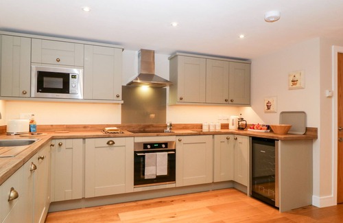 Langport Cottage | OLIVE TREE COTTAGE, pet friendly, with a garden in Langport