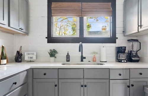 Cannonborough Elliotborough House | Oliver & Co. | Executive Stay Downtown CHS