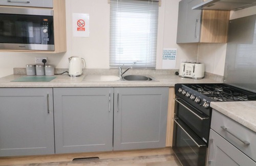Morecambe House | OLIVIA'S RETREAT, pet friendly, country holiday cottage in Heysham