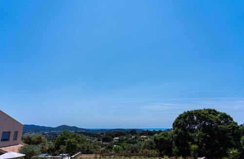 Ollioules House | Ollioules/Sanary: Superb contemporary house with pool and sea view