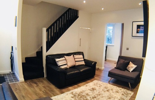 Belfast City Centre House | Olympia Belfast City Ash