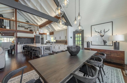 Olympic Valley House | Olympic Luxe, Hot Tub, 3Bedroom and Loft plus 3Full Baths, Just Minutes From Palisades Tahoe