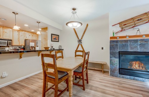 Olympic Valley Condo | Olympic Valley condo with pool, hot tub, tennis, fireplace, & private balcony