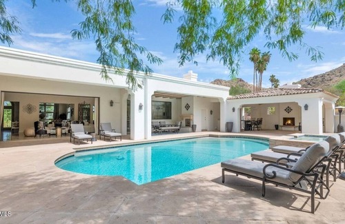 Paradise Hills Villa | OMG Mansion! Pool Lux Kitchen Piano Yoga Jacuzzi