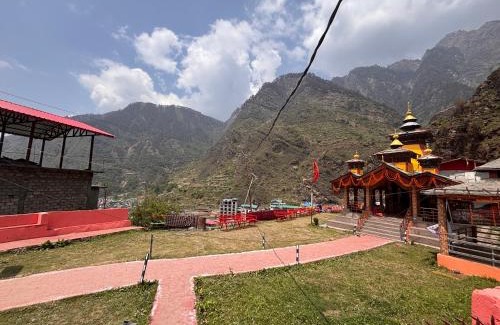 Kharsali House | Omji - Sant Manas Bhushan Ashram Yamunotri, 200m from Helipad