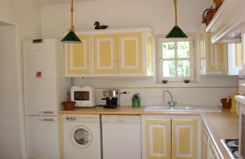 L'Isle-sur-la-Sorgue House | On 2 hectares, air-conditioned Provencal farmhouse in idyllic Provence