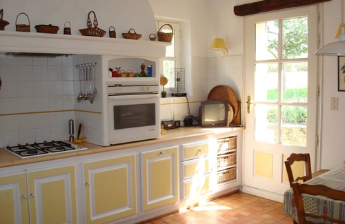 L'Isle-sur-la-Sorgue House | On 2 hectares, air-conditioned Provencal farmhouse in idyllic Provence