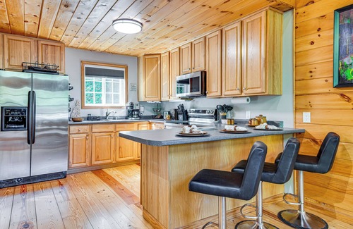 Rochester Cottage | On Baxter Lake: Wooded Retreat Near Trails