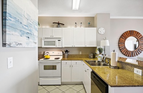 Frangista Beach Condo | On Beach Time @ Emerald Waters | Steps to Beach | FREE Fun Pass | Pool