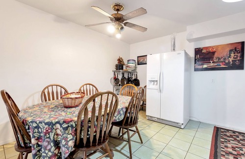 Cottonwood Heights House | On Bus Route to Solitude,Brighton 1950sqft 5Q,2 single Beds, and foosball