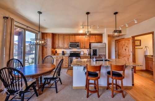 Winter Park Condo | On Hideaway Park! Hot tub, Pool, Fitness room, free parking & free ski shuttle
