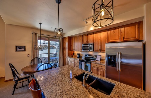 Winter Park Condo | On Hideaway Park! Hot tub, Pool, Fitness room, free parking & free ski shuttle