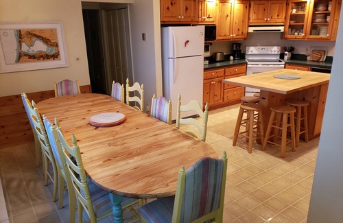 Onekama House | On Lake Michigan, 6 Bdrm, 2.5 Bth, Outdr Hot Tub, Also close to Portage Lake