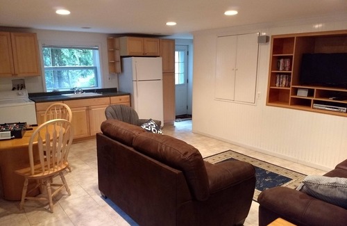 Onekama House | On Lake Michigan, 6 Bdrm, 2.5 Bth, Outdr Hot Tub, Also close to Portage Lake