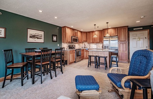 Sunday River Area Condo | On Mountain two bedroom unit sleeping 6 with air conditioning!