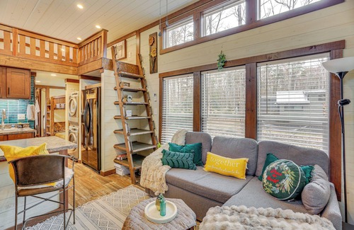 Monteagle Cabin | On-Site Trails + Furnished Deck: Monteagle Escape!