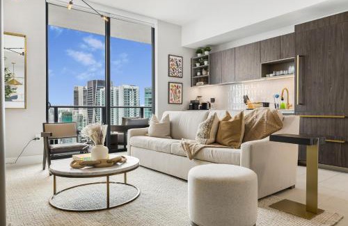 Downtown Miami Apartment | On The 49th Floor! Condo on Highest & Free Parking