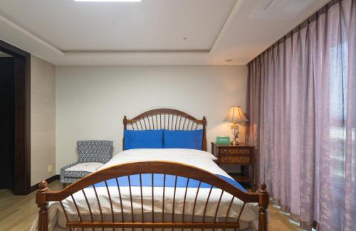 Haeundae Apartment | On the Beach for big family & Bexco