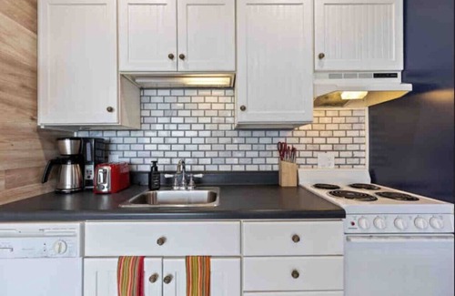 Carolina Beach Apartment | ON THE BEACH! Nautical OCEANSIDE OASIS, Sleeps 4