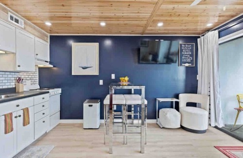 Carolina Beach Apartment | ON THE BEACH! Nautical OCEANSIDE OASIS, Sleeps 4