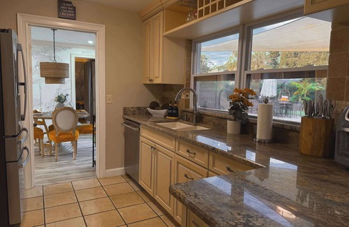 Largo House | On the Creek|Waterfront|Heated Pool|Game Room