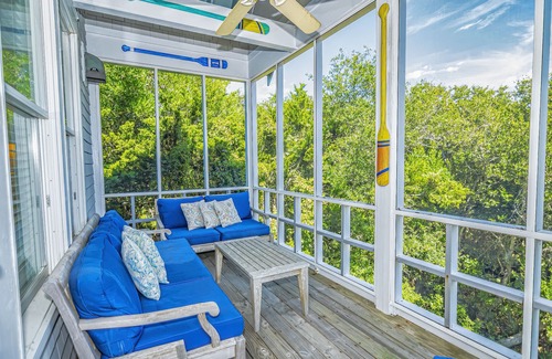South Beach House | On the dunes of Bramble Reach overlooking Atlantic Ocean! Screened in porch to take in ocean breeze