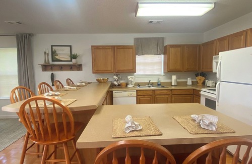 Dadeville Cabin | On the lake Moonbranch Hideaway Near restaurants, golf and AU football