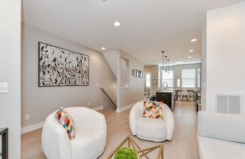 Plaza Midwood House | "On the Move" in Midwood!!