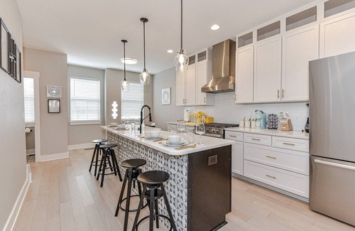 Plaza Midwood House | "On the Move" in Midwood!!