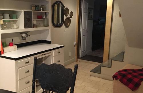 Ruidoso House | On the river,Close to Midtown,Fun Trackers, The Inn , Fishing. Sleeps 11 in bed
