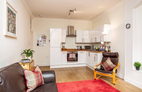 Old Town Apartment | On the Royal Mile, Lawnmarket, Old Town, Edinburgh