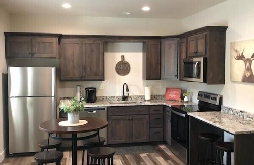 Salmon House | On the Salmon River-Cabin 2 - 2 Bed, 2 Bath, Sleeps 6