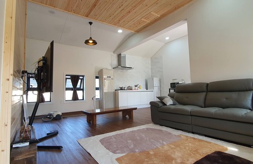 Seongsan Apartment | On The Stone Pension