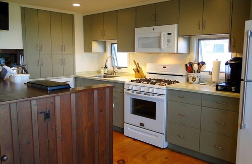 South Orleans House | ON THE WATER Topside Main House on Pleasant Bay. Sleeps 8, 3.5 baths.