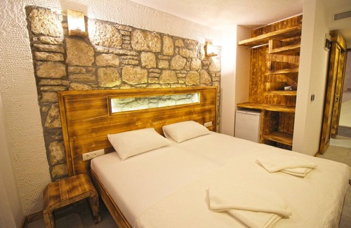 Bozcaada Hotel | Onal Tas Konak