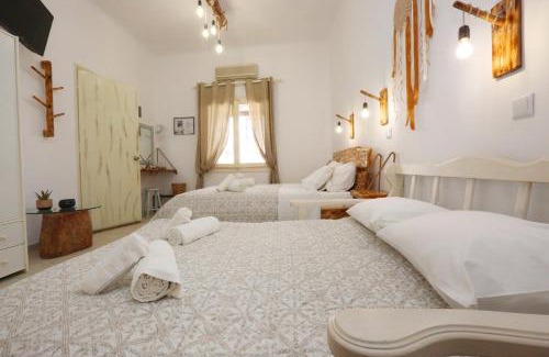 Ermoupoli House | Onar Syros - Rustic Rooms