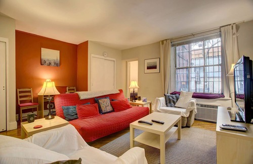 Upper West Side Apartment | One bed suite with private garden