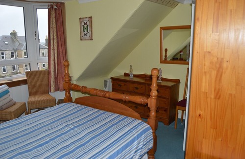 Dunfermline Apartment | One-bedroom apartment in Dunfermline