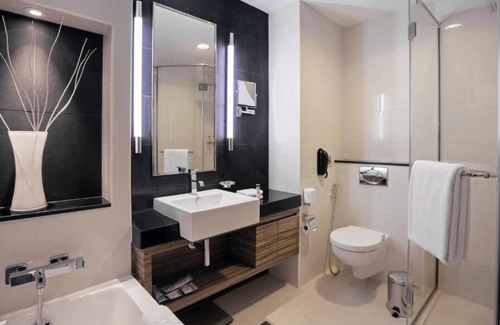 Jumeirah Lake Towers Hotel | One Bedroom Apartment In Jlt Cluster T Near Al Seef Tower 3 By Luxury Bookings