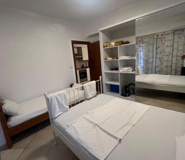Sarande Apartment | One bedroom apartment in Saranda next to the sea