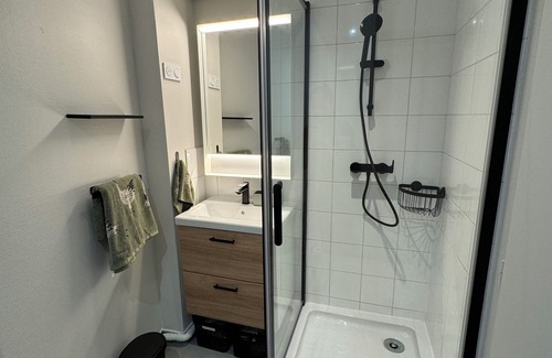 7th Arrondissement Apartment | One-bedroom apartment in Lyon 8, Montagny district