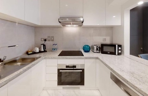 Al Mankhool Apartment | One Bedroom Apartment Near Al Maya Supermarket By Luxury Bookings