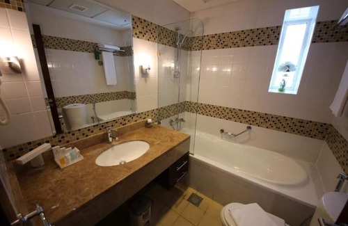 Al Mankhool House | One Bedroom Apartment Near Burjuman Metro By Luxury Bookings